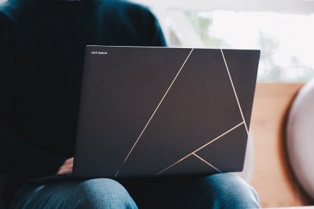 Zenbook-S16-UM5606-5.jpg