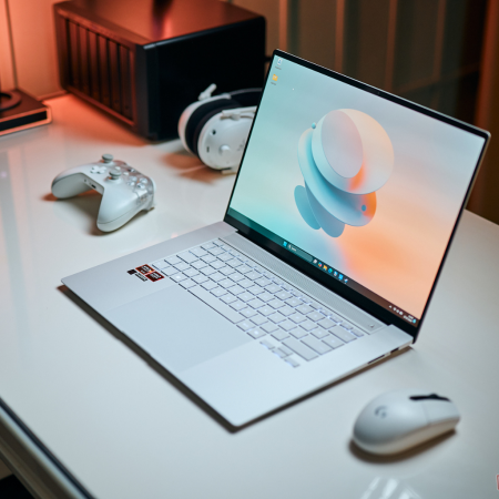 3-laptop-ai-16-inch-mong-nhe-asus-zenbook-s-16-um5606.png